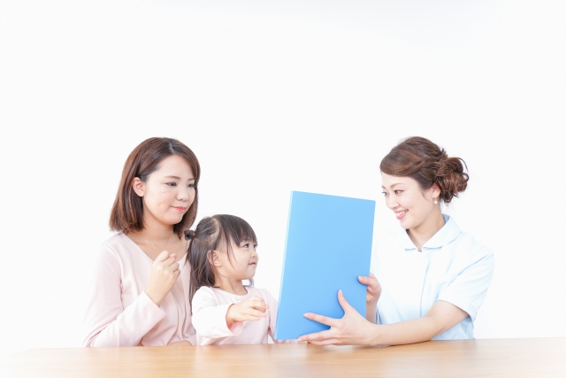 3歳児健診で歯の異常が見つかったら？小児歯科で行う精密検査と治療の流れを徹底解説